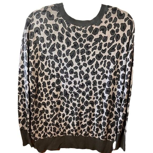 Isaac Mizrahi Leopard Print Sweater Women’s Size Small Crew Neck - Picture 2 of 5